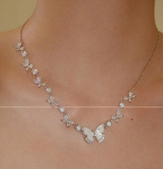 Diamond White Shell Butterfly Necklace Clavicle Chain